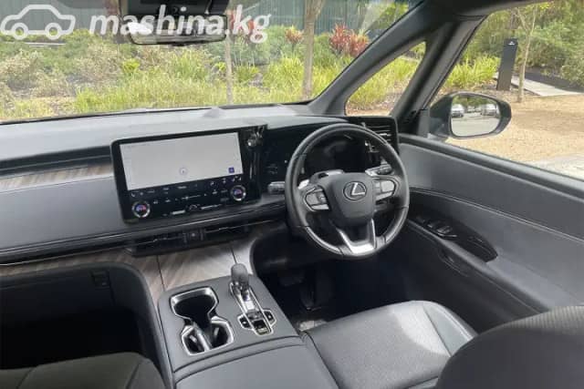 Lexus LM II 500h 2.4hyb AT 4WD
