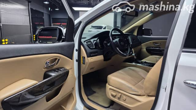 Kia Carnival III 2.2d AT