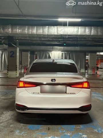 Lexus ES VII Рестайлинг 300h 2.5hyb CVT