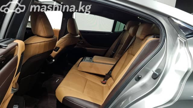 Lexus ES VII 300h 2.5hyb CVT