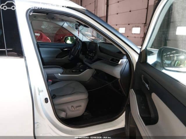 Toyota Highlander IV (U70) 2.5hyb AT 4WD