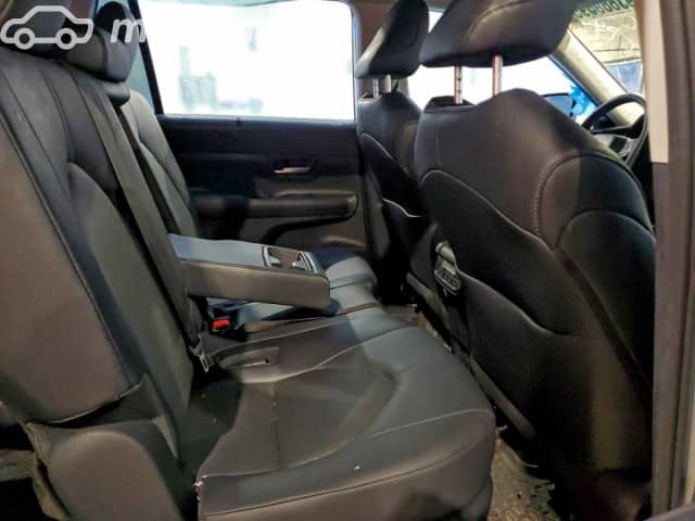Toyota Grand Highlander 2.4 AT 4WD