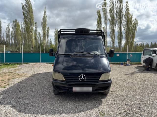 Mercedes-Benz Бортовой (4х2)