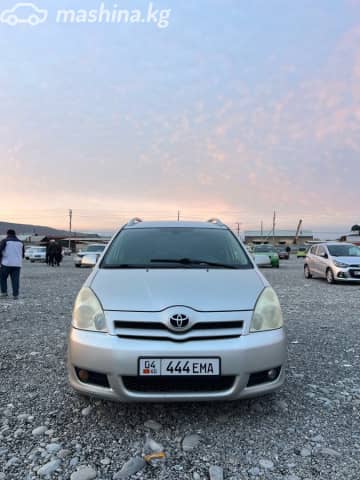Toyota Corolla Verso I Рестайлинг 1.8 MT