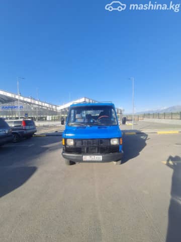 Mercedes-Benz Бортовой (4х2)