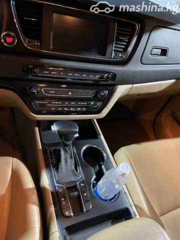 Kia Carnival III 2.2d AT