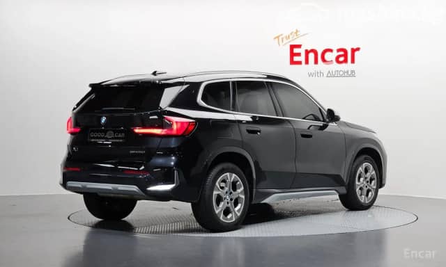 BMW X1 III (U11/U12) 20i sDrive 1.5 AMT