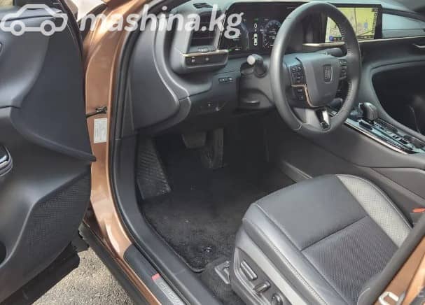 Toyota Crown XVI (S230) 2.5hyb CVT 4WD