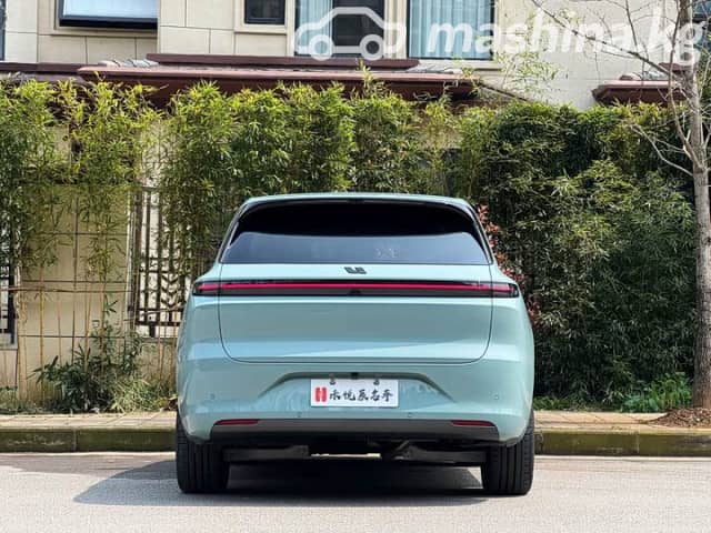 LiXiang L6 1.5hyb AT 4WD