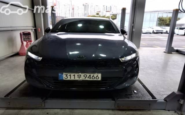 Kia K5 III 2.0 AT