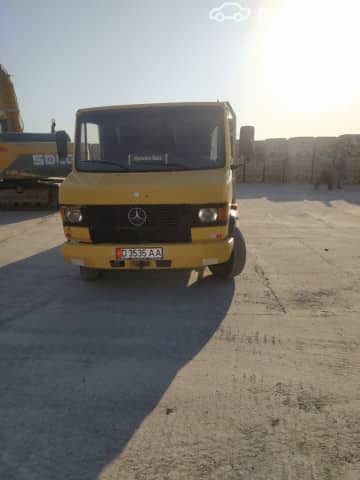 Mercedes-Benz 814