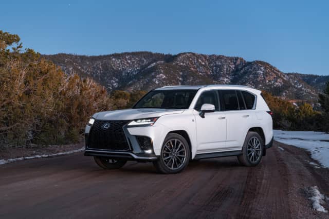 Lexus LX IV 600 3.5 AT 4WD