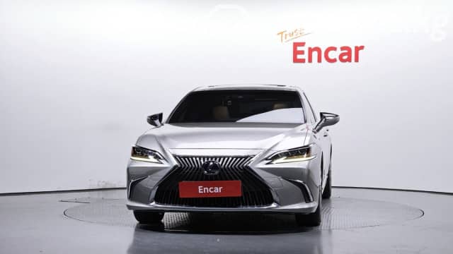 Lexus ES VII 300h 2.5hyb CVT