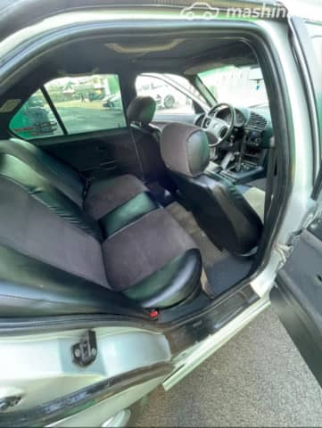 BMW 3 серии III (E36) 318i 1.8 MT