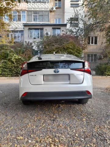 Toyota Prius IV Рестайлинг (XW50) 1.8hyb AT