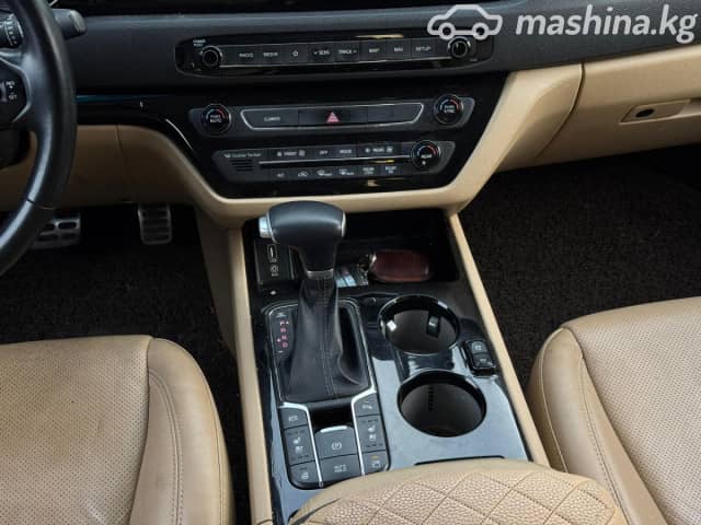 Kia Carnival III 2.2d AT