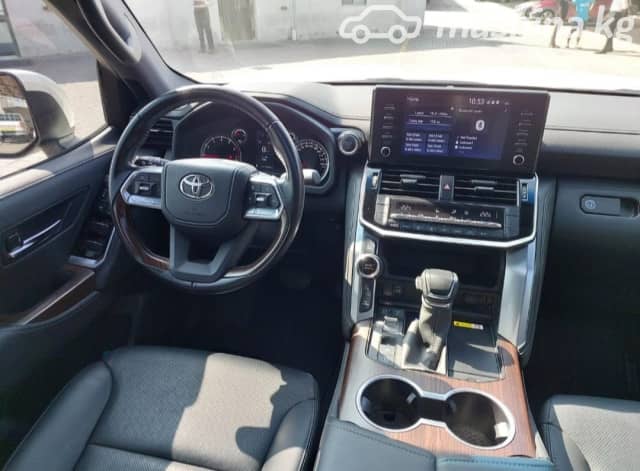 Toyota Land Cruiser 300 Series 4.0 AT 4WD
