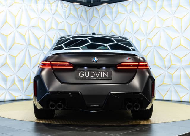 BMW M5 VII (G90) 4.4hyb AT 4WD