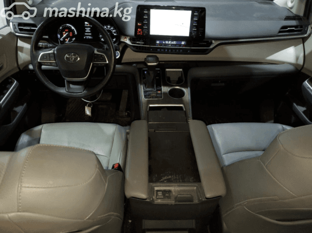 Toyota Sienna IV 2.5hyb AT 4WD
