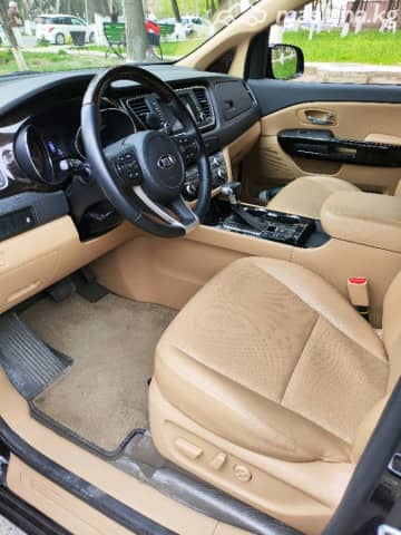 Kia Carnival III 2.2d AT