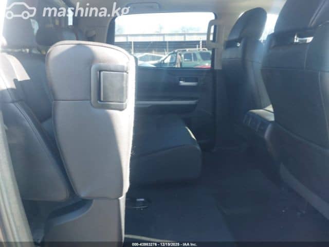 Toyota Tundra II Рестайлинг CrewMax 5.7 AT 4WD
