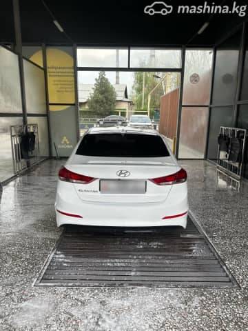 Hyundai Elantra VI (AD) 2.0 AT
