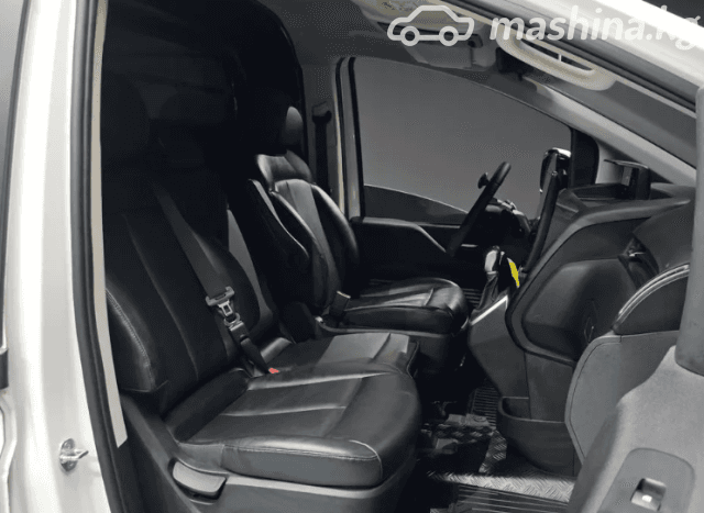 Hyundai Staria 2.2d AT