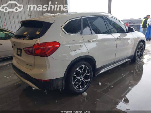 BMW X1 II (F48) Рестайлинг 28i xDrive 2.0 AT 4WD