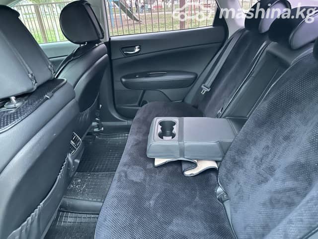Kia K5 II 2.0 AT