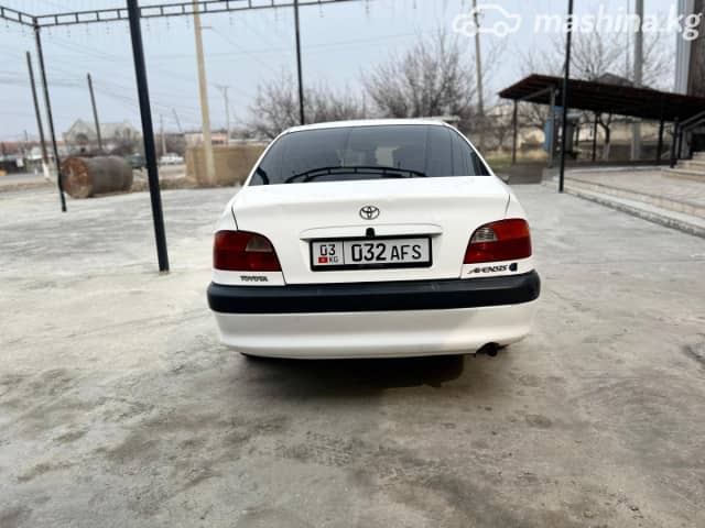 Toyota Avensis I 1.6 MT