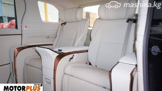 Lexus LM II 350h 2.5hyb CVT 4WD
