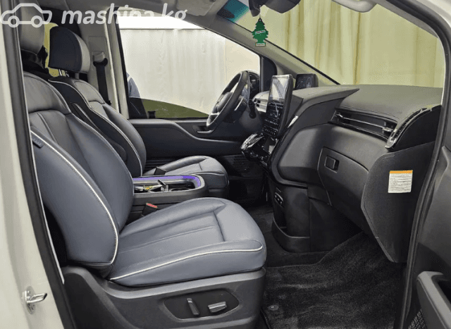 Hyundai Staria 1.6hyb AT