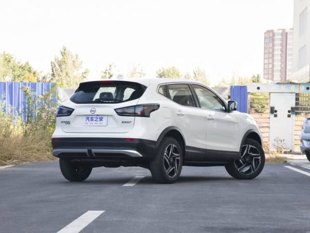 Nissan Qashqai II Рестайлинг 2 2.0 CVT