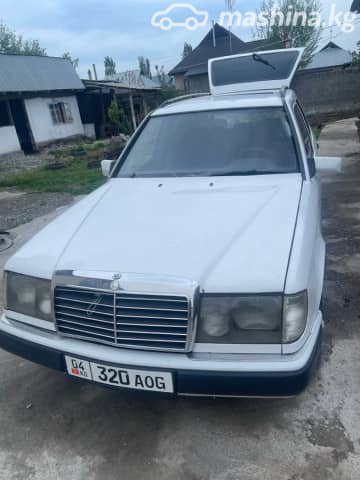 Mercedes-Benz W124 260 2.6 MT 4WD