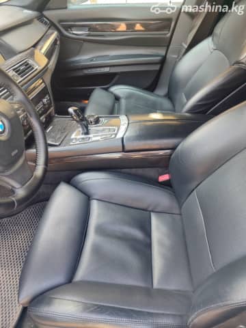 BMW 7 серии V (F01/F02/F04) 750i 4.4 AT