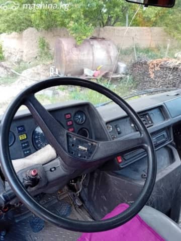 Mercedes-Benz Бортовой (4х2)