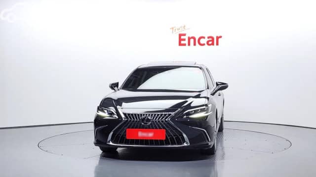 Lexus ES VII Рестайлинг 300h 2.5hyb CVT