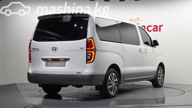 Hyundai Starex (H-1) II Рестайлинг 2 2.5d AT 4WD