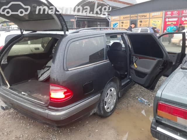 Mercedes-Benz E-Класс II (W210, S210) Рестайлинг 240 2.4 MT