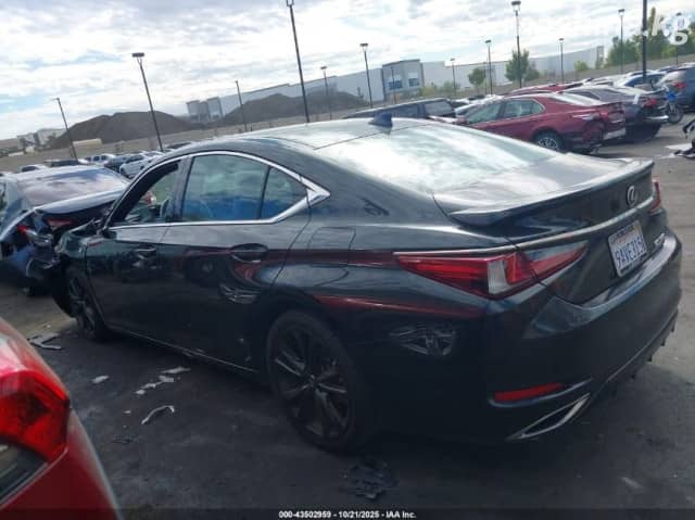 Lexus ES VII Рестайлинг 300h 2.5hyb CVT