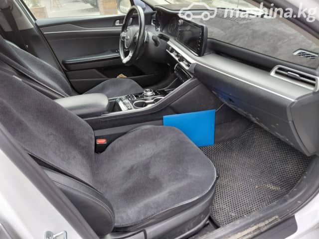 Kia K5 III LPi 2.0 AT