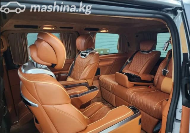 Mercedes-Benz V-Класс III (W447) Рестайлинг 2 250 d длинный 2.0d AT 4WD