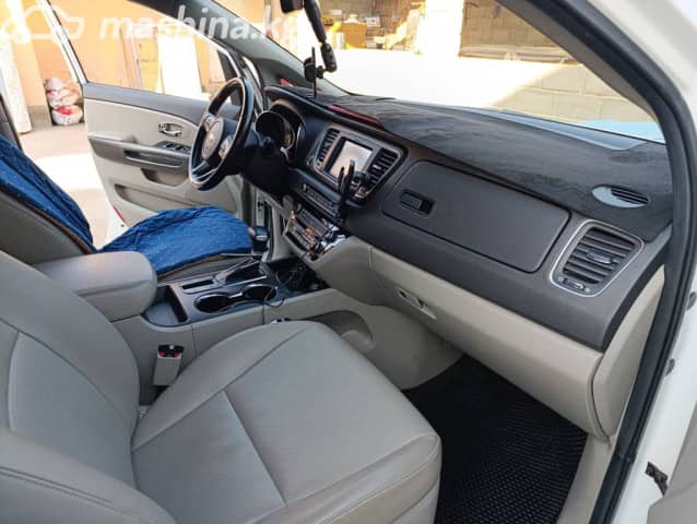 Kia Carnival III 2.2d AT