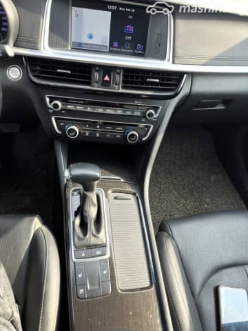 Kia K5 II 2.0 AT