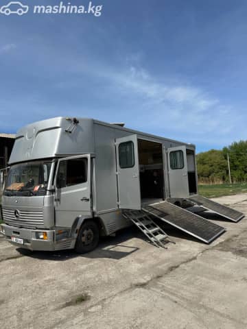 Mercedes-Benz 814