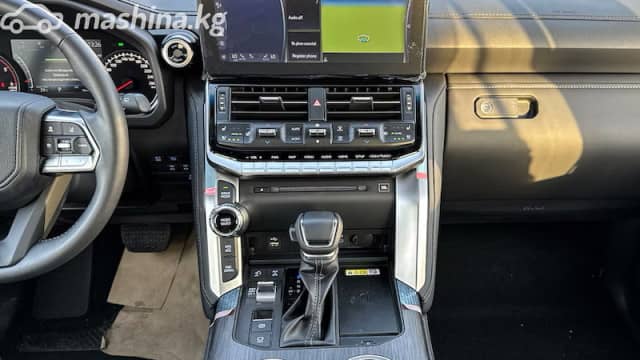 Toyota Land Cruiser 300 Series 3.4d AT 4WD
