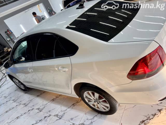Volkswagen Polo V Рестайлинг 1.6 MT