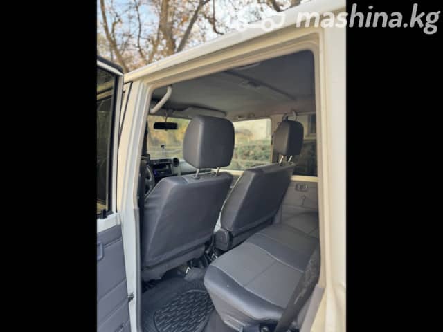 Toyota Land Cruiser 70 Series Рестайлинг 1 76 4.2d MT 4WD