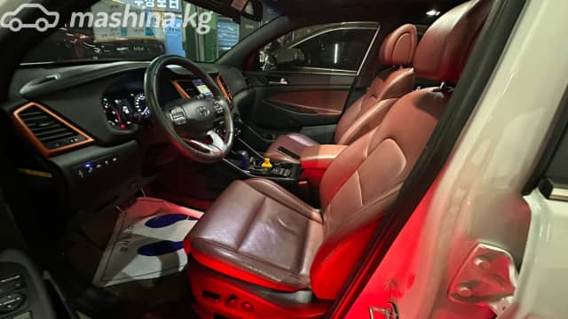 Hyundai Tucson III Рестайлинг 2.0d AT