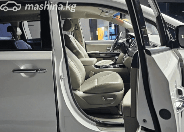 Kia Carnival III 2.2d AT